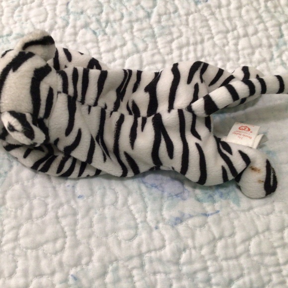 Lot of stuffed animals. - Picture 2 of 5